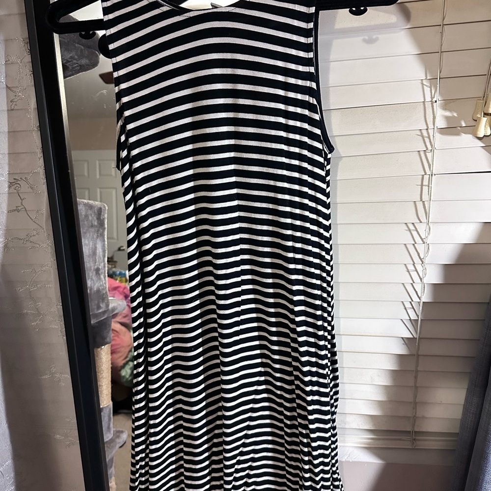 Black and white dress- Listing for C